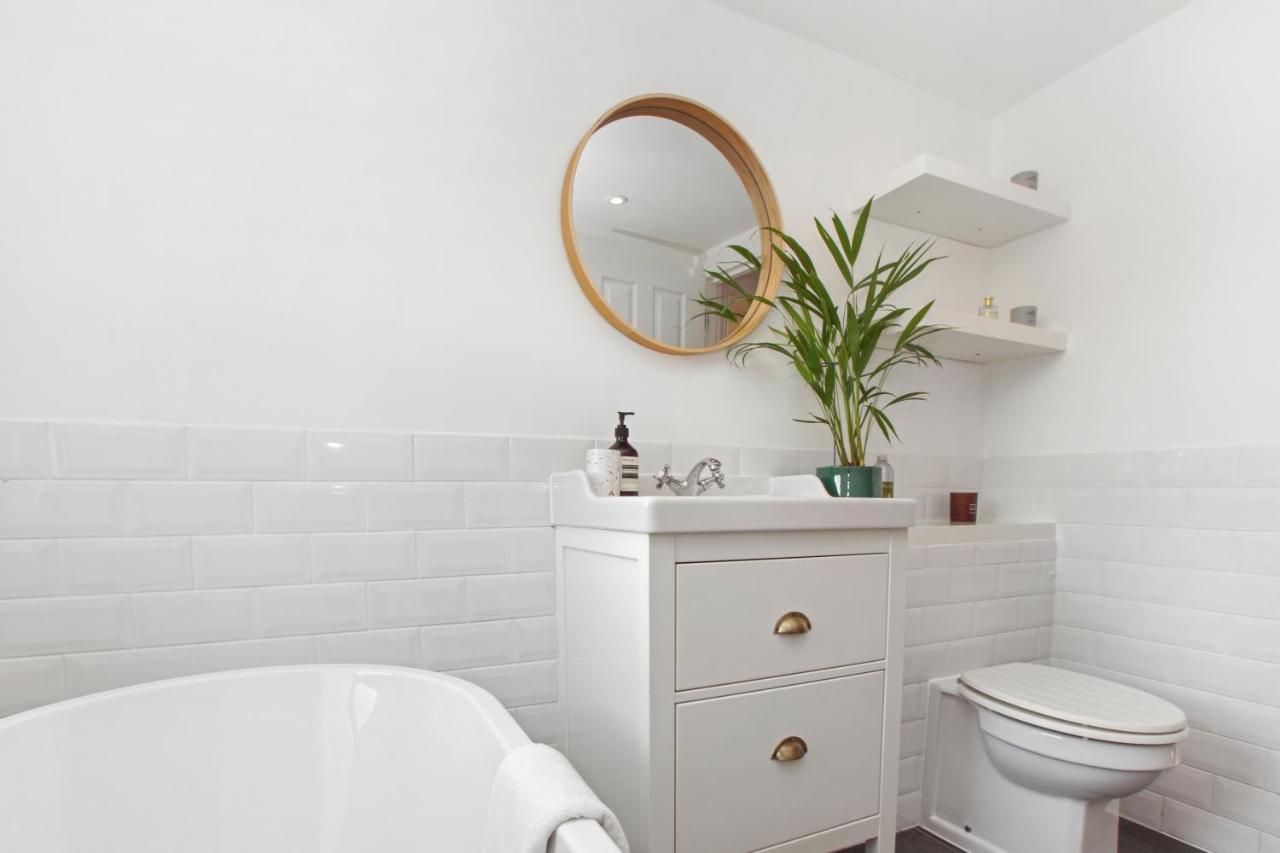 ロンドンBright, Stylish & Cosy 3-Bed Flat Near Mile Endアパートメント エクステリア 写真