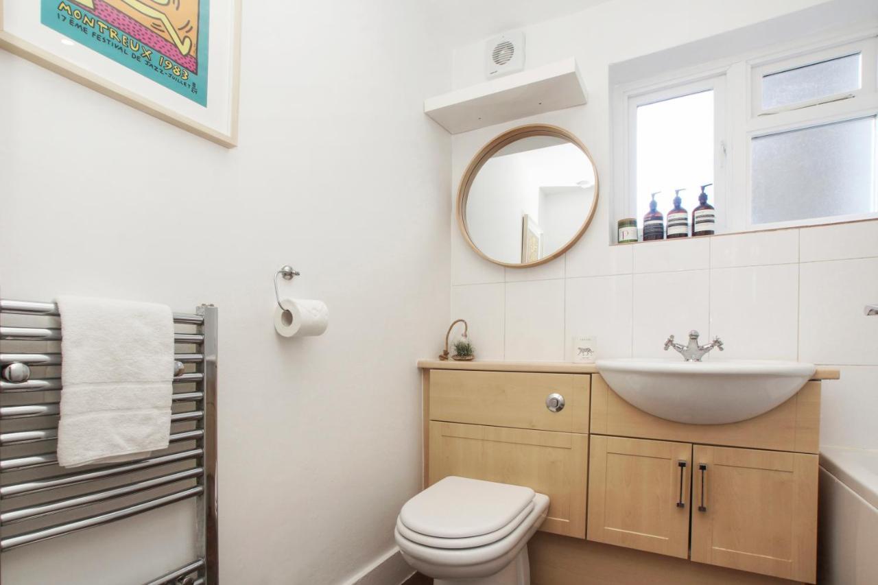 ロンドンBright, Stylish & Cosy 3-Bed Flat Near Mile Endアパートメント エクステリア 写真