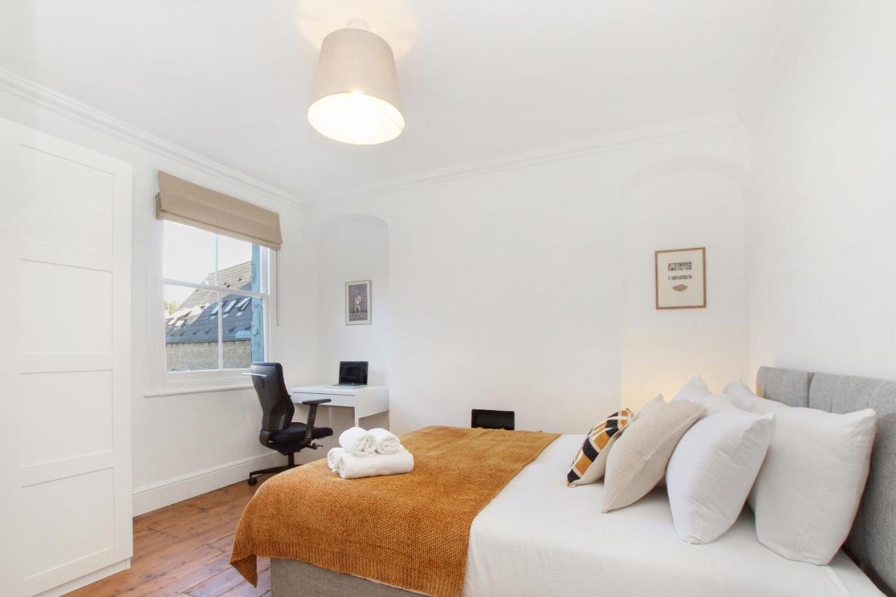 ロンドンBright, Stylish & Cosy 3-Bed Flat Near Mile Endアパートメント エクステリア 写真